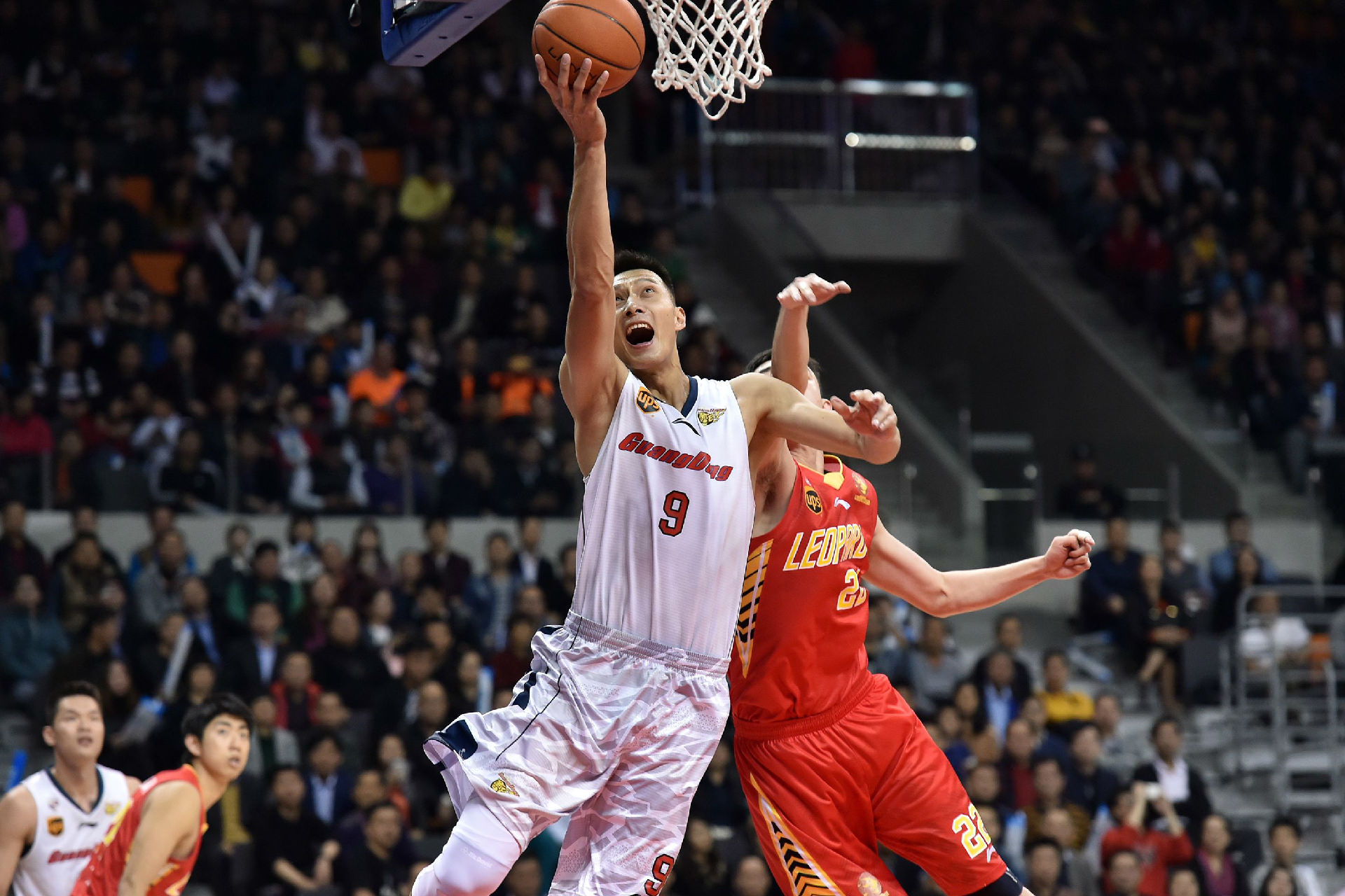 场时神态平 场时神态平