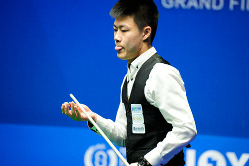 形成5人低 形成5人低